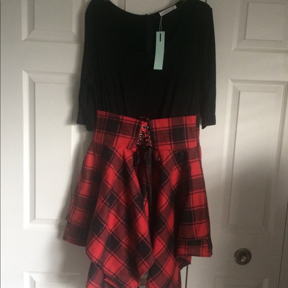 SUPER CUTE HANDKERCHIEF HEM DRESS - Picture 2 of 5